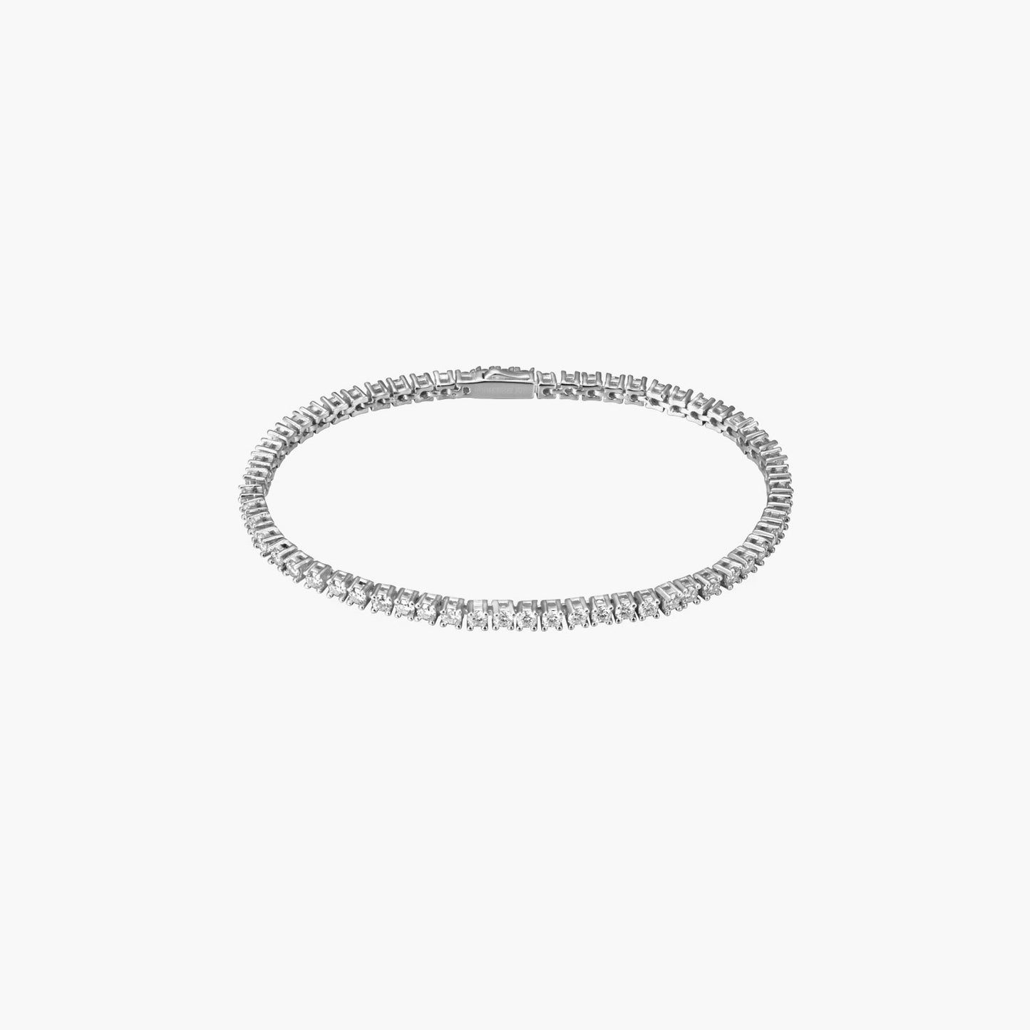 Tennis Bracelet Moissanite Silver 925 featuring sparkling stones in a sleek silver design.
